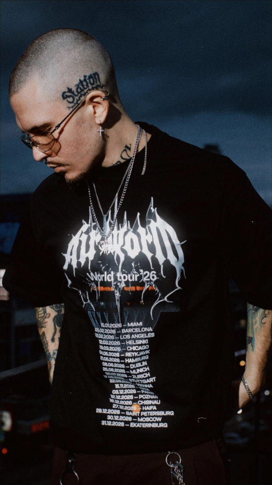 Футболка WORLD TOUR — фото 1